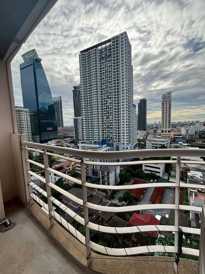 รูป ปทุมวันรีสอร์ท ให้เช่าห้อง ขนาด 75 ตรม. ชั้น 7 ปรับปรุงใหม่ ราคา 30,000 บาท/เดือน ติดต่อ สาธิตา 083-904-8188 - รูปที่ 1/16