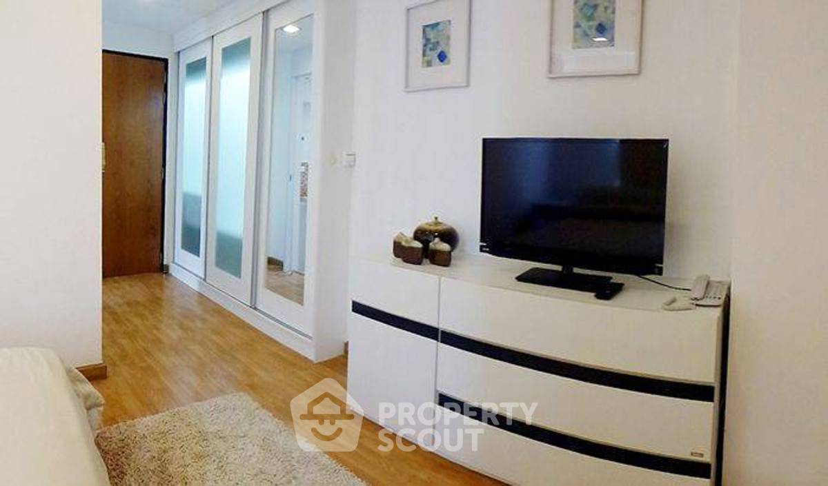 picture 2-BR Condo at The Alcove Sukhumvit 49 near BTS Phrom Phong (ID 2471483) - 4/8