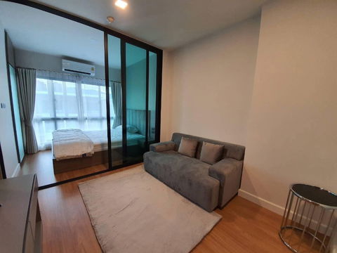 Arise mahidol condo for rent with pool view Tel.082-389-9314 (Boo)