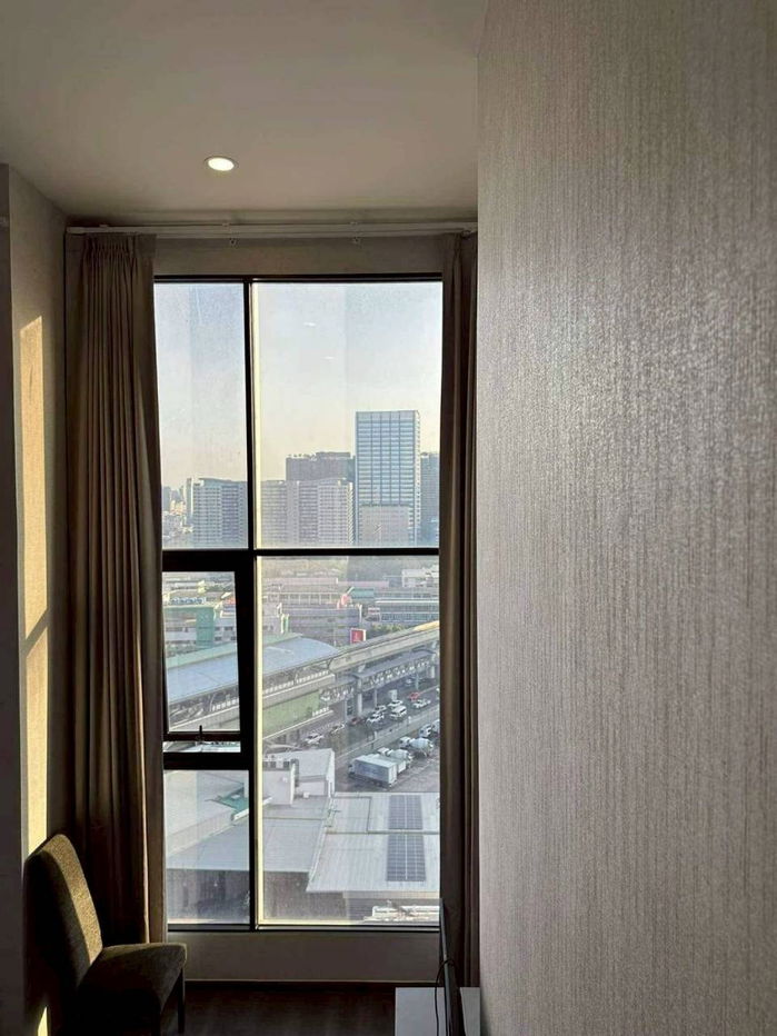 รูป 🟠ขายคอนโดพร้อมผู้เช่า - ดูเพล็กซ์ 1 ห้องนอน 31.6 ตร.ม. ที่ KnightsBridge Space Ratchayothin - รูปที่ 1/10