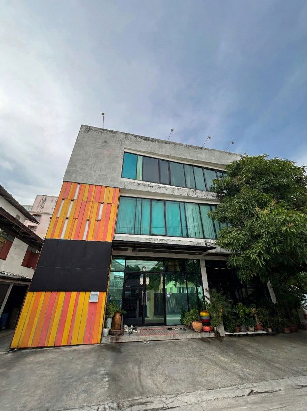 รูป ขายโกดังพร้อมสำนักงาน 309 ตรว. อ่อนนุช 36 ติดถนน 2 ด้าน ทำเลดี เดินทางสะดวก - รูปที่ 1/4