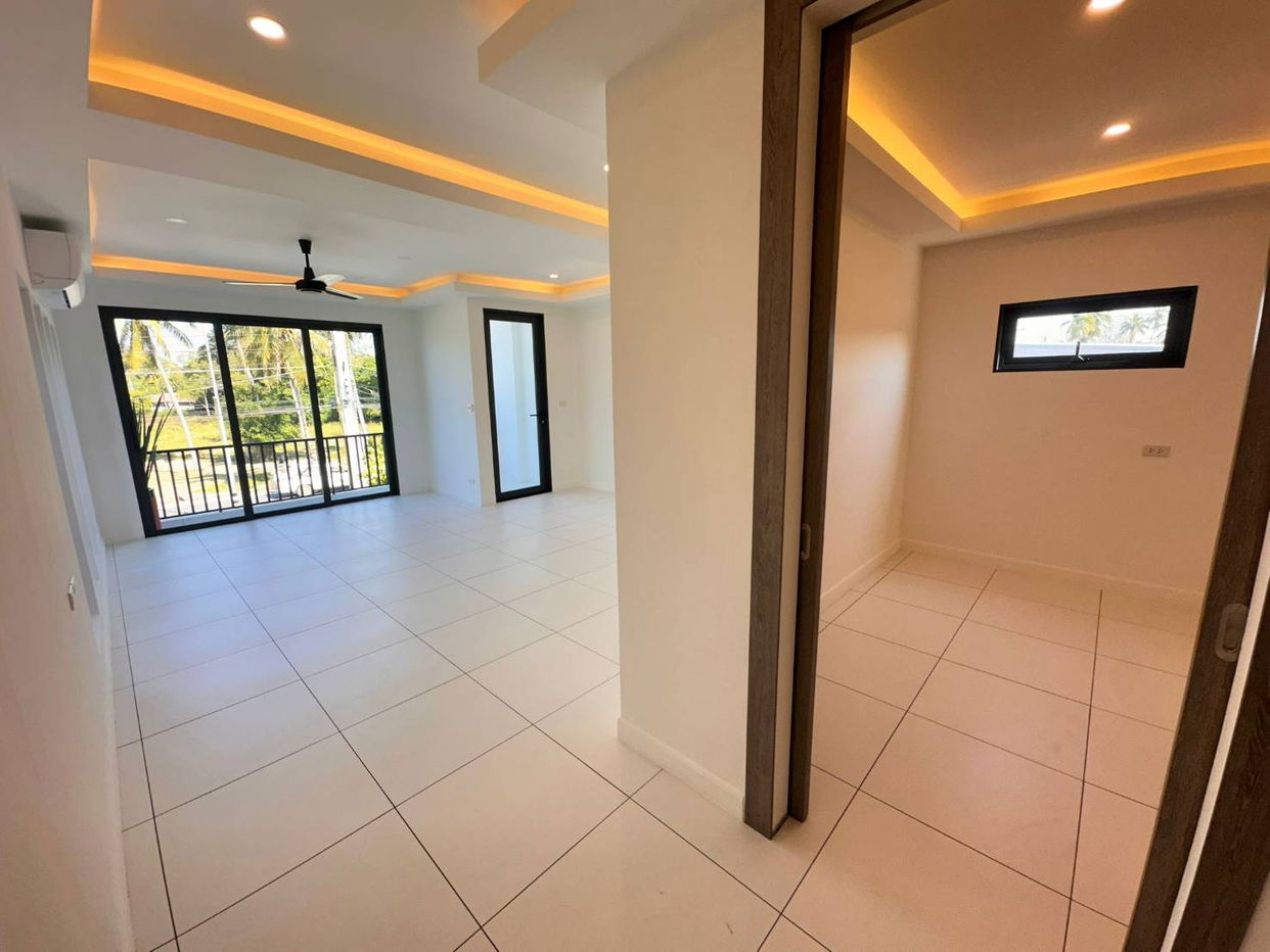 รูป ทาวน์เฮาส์ 3 ห้องนอนสำหรับขายในห้วยใหญ่ - รูปที่ 8/19