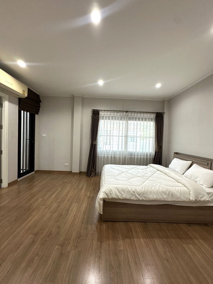 picture For Rent: 3-Storey Detached Corner House at Siri House Ratchada 18 ðClose to MRT Huai Khwang - 15/21
