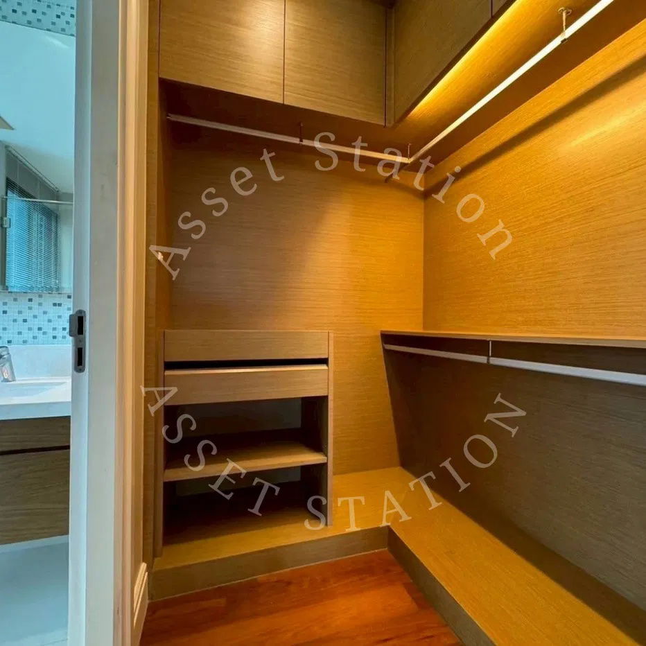 picture Bright Sukhumvit 24, a luxury condominium for business professionals, is located in the heart of the city, near BTS Phrom Phong. - 8/12