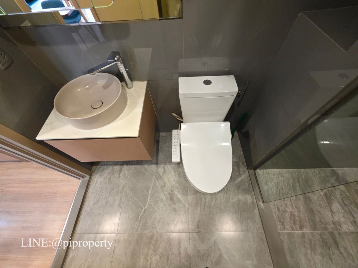 รูป คอนโดวิวแม่น้ำ 2 ห้องนอนให้เช่าใน Kawa Haus ชุมชน T77 พร้อมโรงเรียนนานาชาติอังกฤษ และฟาร์มแสนสิริ พื้นที่นั่งเล่นของ อ่อนนุช. - รูปที่ 8/20