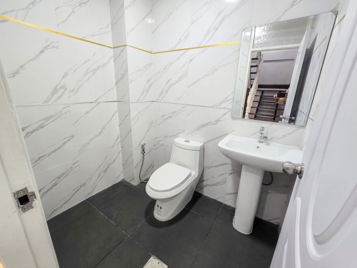 รูป ทาวน์เฮ้าส์2ชั้น รีโนเวทใหม่ สไตล์นอร์ดิก เนื้อที่เยอะกว้าง  หมู่บ้าน อยู่เจริญ 4 ลาดสวาย ลำลูกกา ปทุมธานี - รูปที่ 16/41