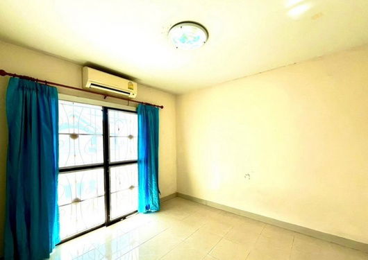 picture “2-Storey Townhouse for Rent, Move-in Ready, Soi Wat Sriwaree Noi – Best Price!” - 4/10