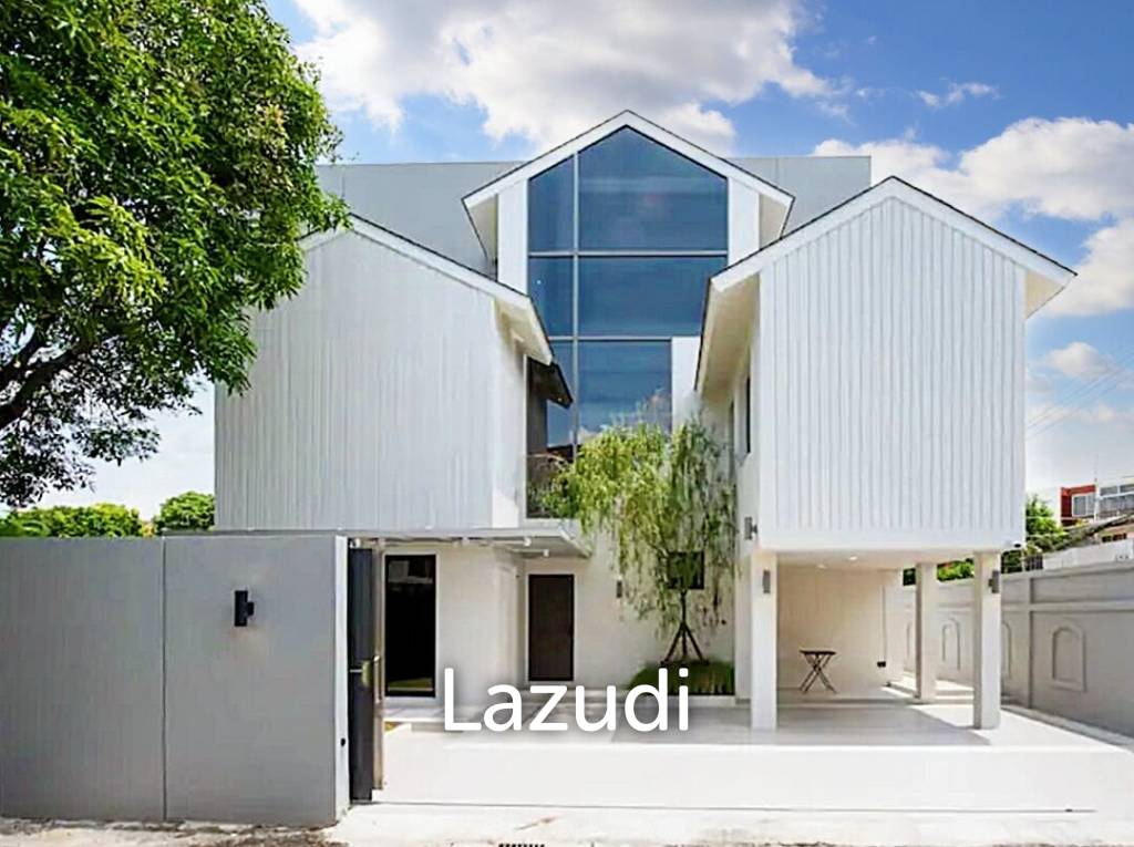 รูป 3 Bed 350 SQ.M House In Soi Pridi Banomyong 14 - รูปที่ 1/40