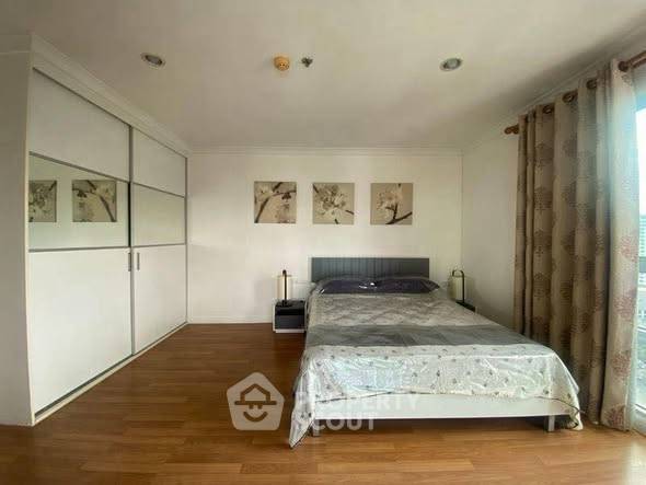 picture 2-BR Condo at Lumpini Place Rama 9–Ratchada near MRT Phra Ram 9 (ID 2469971) - 4/9