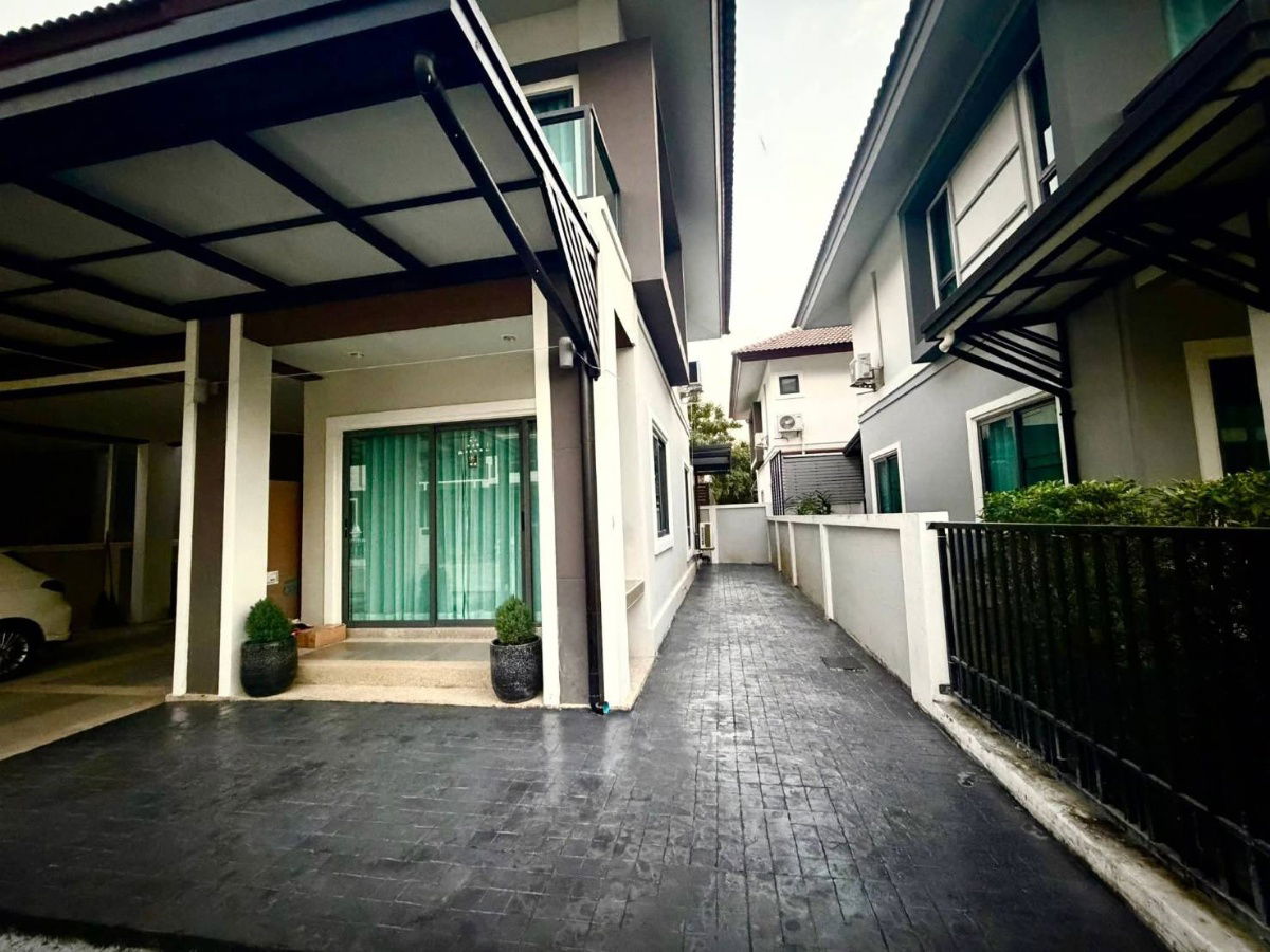 รูป ให้เช่าบ้าน โครงการหมู่บ้านกาญจน์กนก 22 ใกล้แยกพรอมเมนาด้า เชียงใหม่ อายุไม่ถึง 1 ปี **น้ำไม่ท่วม** T.0946511456 - รูปที่ 2/16