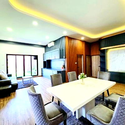 เช่าบ้านเดี่ยว หาดกระทิงลาย : สุขุมวิทพัทยา9-19 หาดกระทิงลาย สุกี้ตี๋น้อย บางละมุง 50ม. ให้เช่าบ้านสไตล์โมเดิร์น Luxury ตกแต่งครบ จัดเต็มเฟอร์ฯ 3นอน 4 น้ำ 113 ตร.วา.