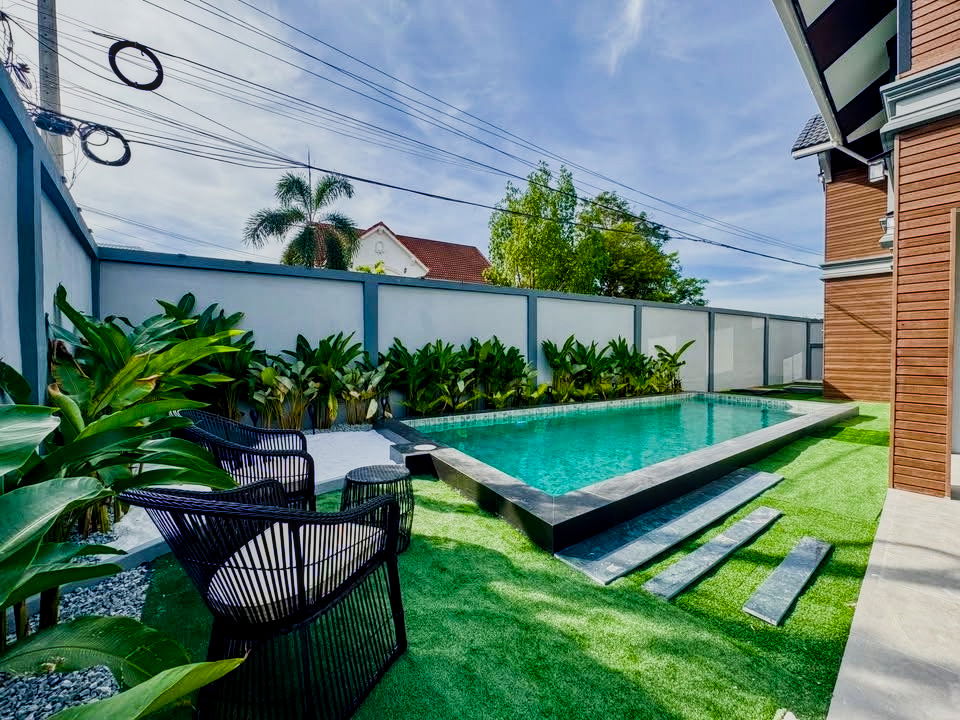 รูป พูลวิลล่า 5 ห้องนอนกว้างขวาง – ทุ่งกลม–ตาลหมัน - รูปที่ 2/22