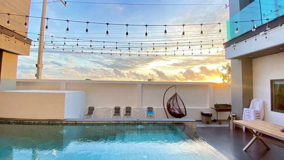 picture Luxury Pool Villa for Rent 6 Bedrooms Thung Klom Tan man - 3/14