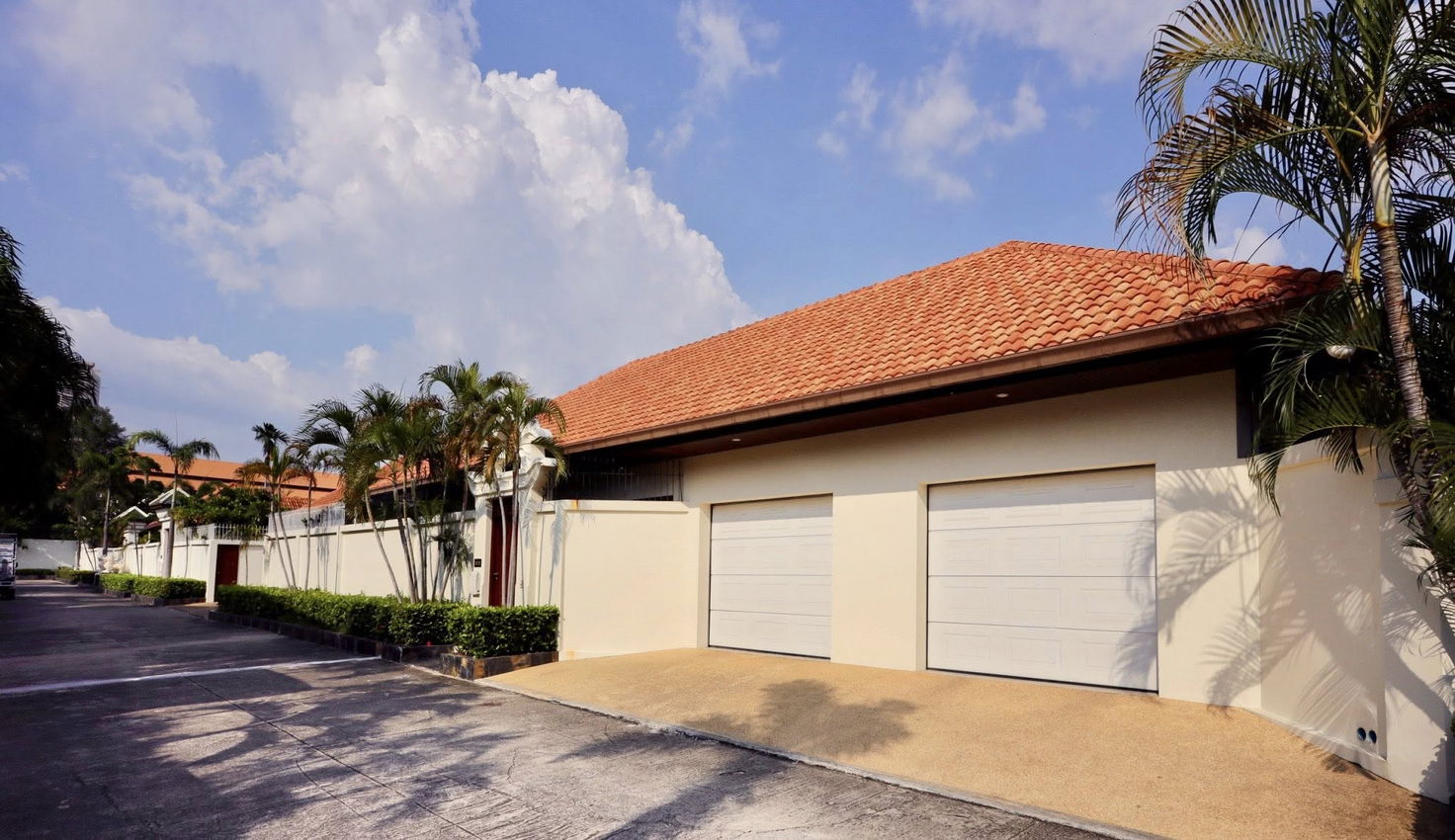 รูป ให้เช่าวิลล่าหรูขนาดใหญ่ 6 ห้องนอน พร้อมสระว่ายน้ำส่วนตัว – ชายหาดจอมเทียนทำเลดีเยี่ยม - รูปที่ 21/21