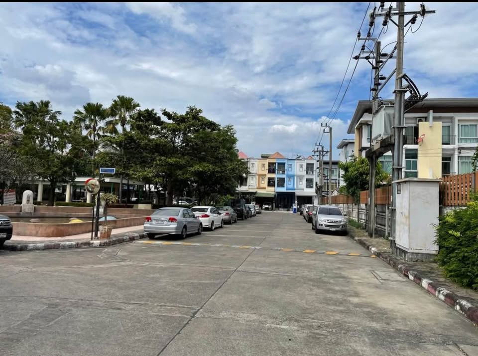 รูป ให้เช่า ทาวน์เฮาส์ 3 ชั้น โครงการ แฮปปี้แลนด์ แกรนด์ วิลล์ ลาดพร้าว101 บ้านใหญ่ พื้นที่ใช้สอยเยอะ  - รูปที่ 12/16