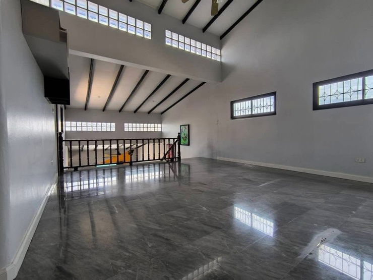 picture Two-Story House for Rent • Size: 3 Bedrooms, 3 Bathrooms, 111 sq - 10/17