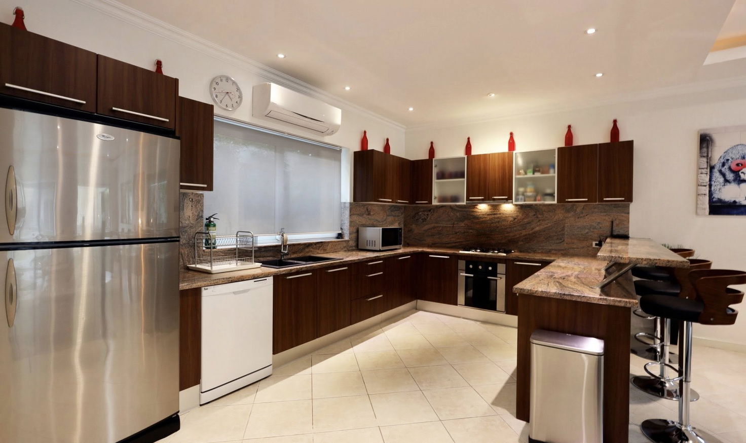 รูป ให้เช่าวิลล่าหรูขนาดใหญ่ 6 ห้องนอน พร้อมสระว่ายน้ำส่วนตัว – ชายหาดจอมเทียนทำเลดีเยี่ยม - รูปที่ 9/21