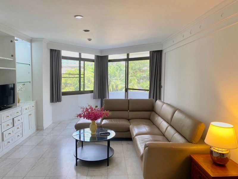 picture SPACIOUS 2 BEDROOMS / 2 BATHROOMS THONGLOR - 1/26