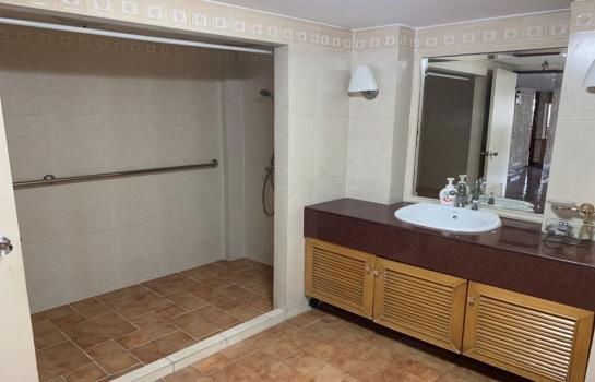 รูป อาคารพาณิย์ 3คูหาให้เช่า ถนนจันทน์วัดไผ่เงิน พร้อมเครื่องปรับอากาศ เหมาะแก่การทำออฟฟิศหรือร้านอาหารราคาถูกมากเจ้าของประกาศเอง 50,000ต่อเดือน - รูปที่ 4/12