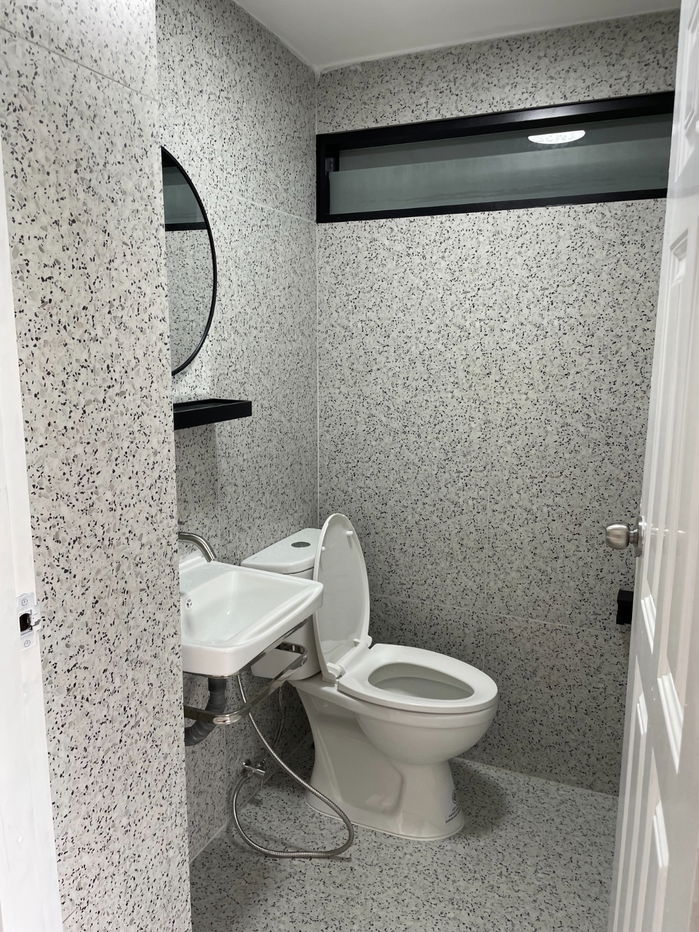 รูป ให้เช่าบ้านเดี่ยวรีโนเวทใหม่ ซอยลาดพร้าว 48 - รูปที่ 12/17