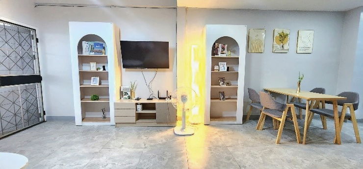 รูป ปล่อยเช่าทาวน์โฮมรีโนเวทใกล้เซนเฟส พร้อมเฟอร์ฯ ( รับระยะสั้น ) หลัง ร.พ.เทพปัญญา , ใกล้เซนเฟส , รวมโชคมอลค์ ,นิมมาน , เมญ่า ( ศรีอนันต์ทาวน์โฮม ) - รูปที่ 2/34