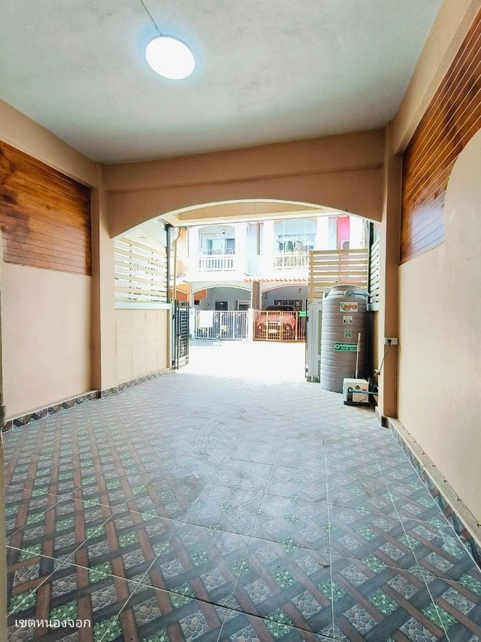 รูป ทาวน์เฮ้าส์ 2 ชั้น รีโนเวทใหม่
หมู่บ้านณราธร สุวินทวงค์ - รูปที่ 3/17