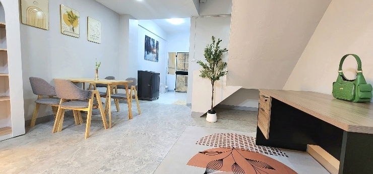 รูป ปล่อยเช่าทาวน์โฮมรีโนเวทใกล้เซนเฟส พร้อมเฟอร์ฯ ( รับระยะสั้น ) หลัง ร.พ.เทพปัญญา , ใกล้เซนเฟส , รวมโชคมอลค์ ,นิมมาน , เมญ่า ( ศรีอนันต์ทาวน์โฮม ) - รูปที่ 4/34