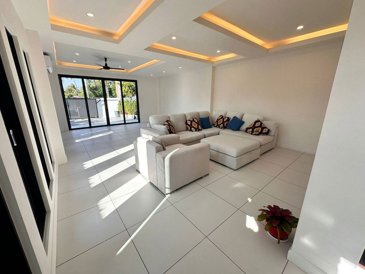 รูป ทาวน์เฮาส์ 3 ห้องนอนสำหรับขายในห้วยใหญ่ - รูปที่ 3/19