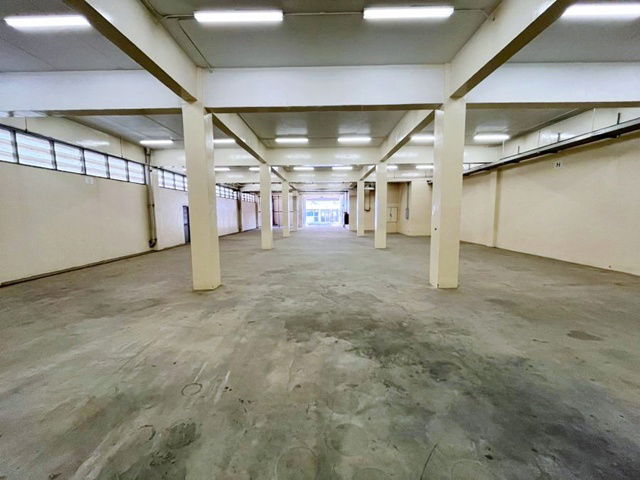 รูป ให้เช่าโกดัง 2 ชั้น ศูนย์กระจายสินค้าโลตัส บางบัวทอง ย่านบางบัวทอง 2,000 ตร.ม. 5ไร่ 7-Eleven 1.7 กม. - รูปที่ 7/8