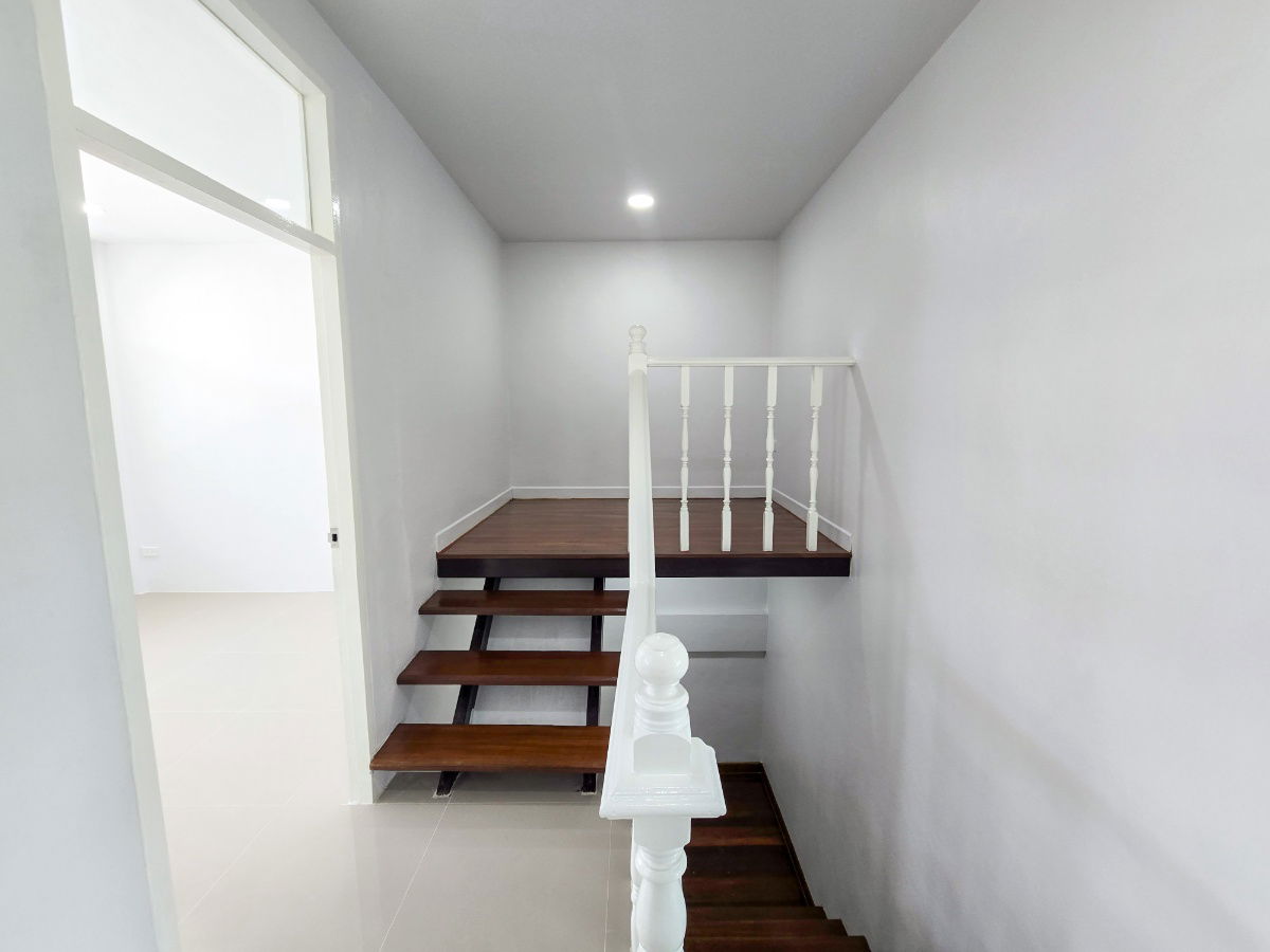 รูป ทาวน์เฮ้าส์2ชั้น รีโนเวทใหม่ สไตล์นอร์ดิก เนื้อที่เยอะกว้าง  หมู่บ้าน อยู่เจริญ 4 ลาดสวาย ลำลูกกา ปทุมธานี - รูปที่ 28/41