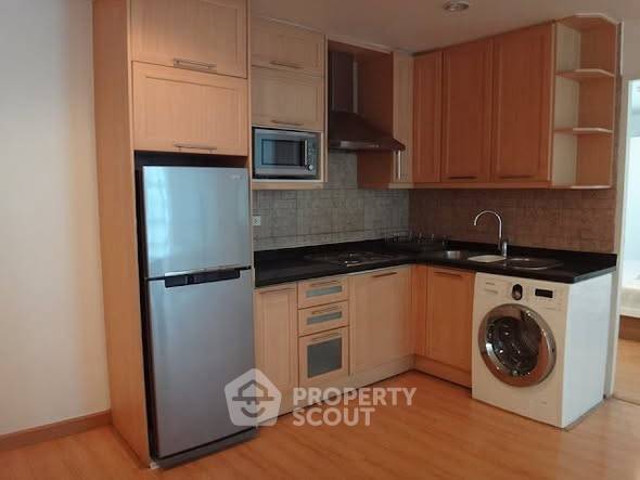 picture 2-BR Condo at Silom Terrace Condominium near BTS Sala Daeng (ID 2469903) - 4/11