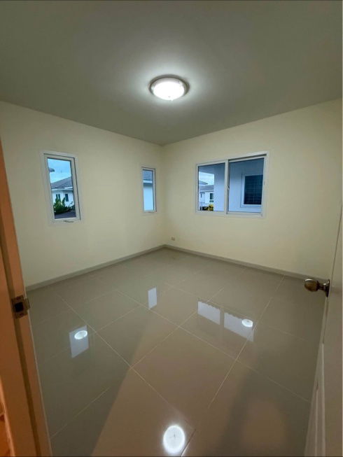 รูป 🏡ขายและปล่อยให้เช่า บ้านเดี่ยว 2 ชั้น โครงการประภาทรัพย์ หทัยราษฎร์ 39 3 ห้องนอน 3 ห้องน้ำ บ้านใหม่เอี่ยม ไม่เคยเข้าอยู่ บรรยากาศสงบ - รูปที่ 11/11
