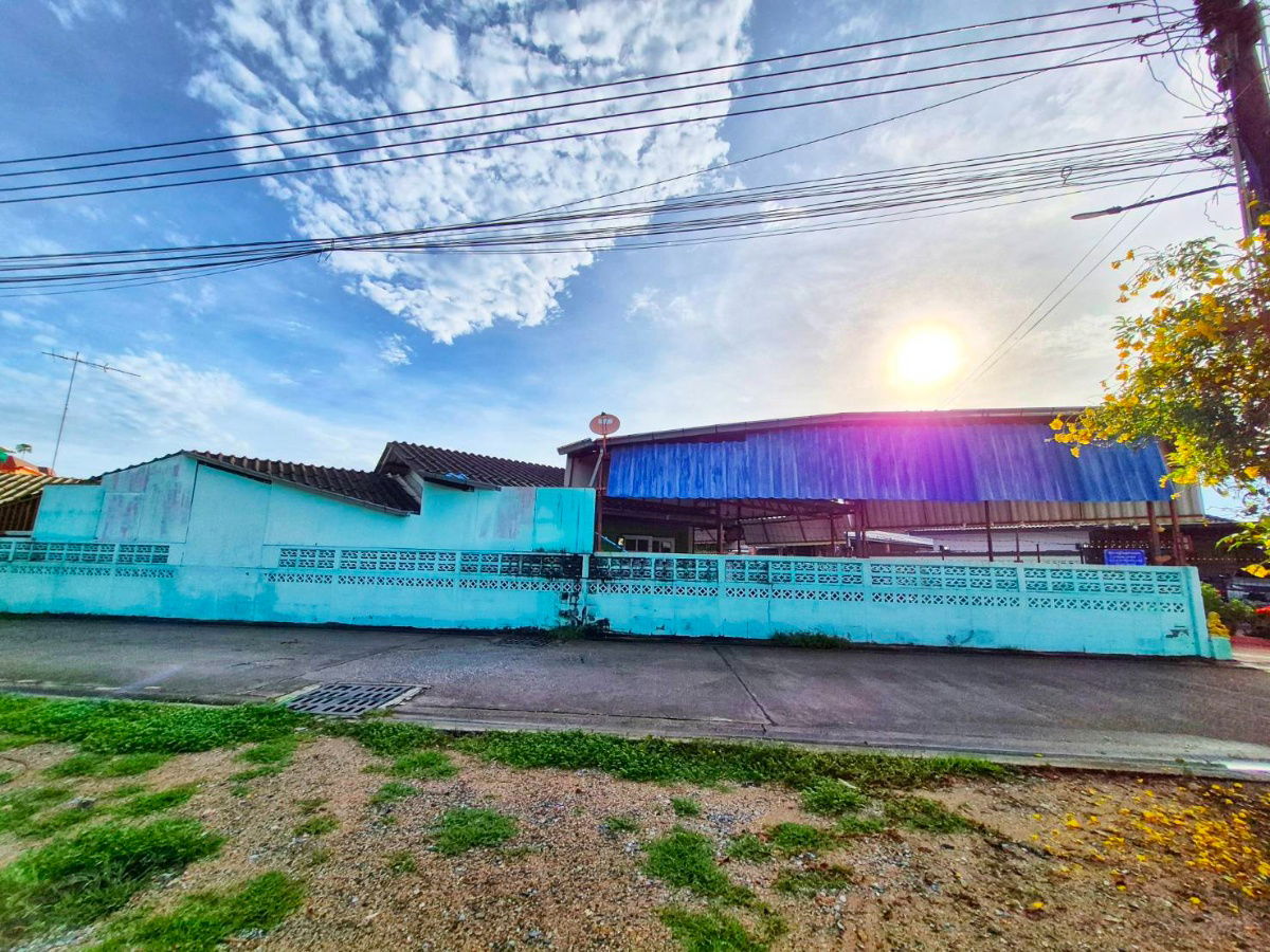 รูป บ้านทำเลชุมชนบางเสร่ ใกล้ตลาด ร้านอาหาร และชายหาด - รูปที่ 2/3
