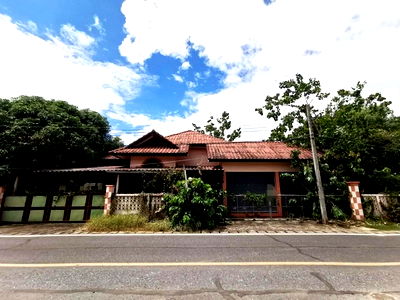 Houses for sale Lamphun : FOR SALE  HOUSE PROPERTY  1352000 BAHT.