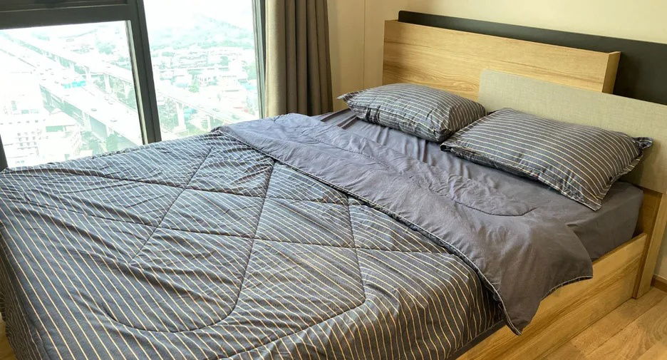 picture Urgent sale, The Base Garden Rama 9 , 1 b/r , 34th flr. city view, price lower than appraisal. - 2/13