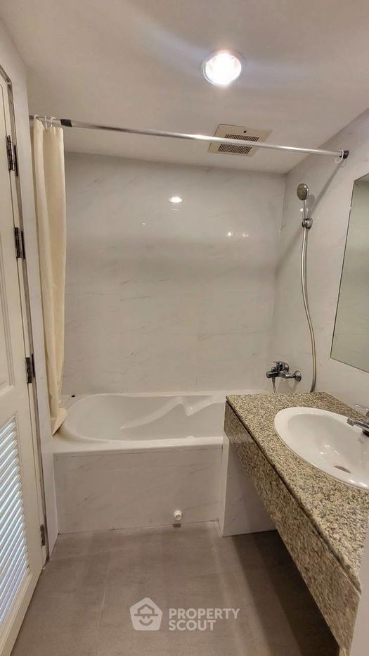 picture 2-BR Condo at Bangkok Garden in Chong Nonsi (ID 2329685) - 12/22
