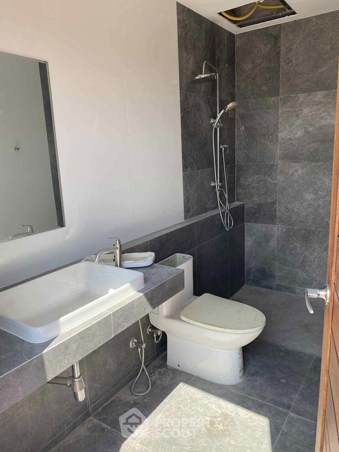 รูป ทาวน์เฮ้าส์ 4-ห้องนอน ใน ทับใต้ (ID 2470227) - รูปที่ 7/7