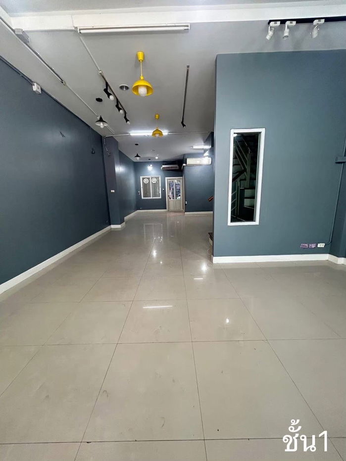 รูป 📢📢 ให้เช่าอาคารพาณิชย์ ติดถนนสตรีวิทยา 2 – ทำเลค้า-ขาย/ออฟฟิศดีเยี่ยม 5 ห้องนอน 4 ห้องน้ำ อยู่สี่แยกโรงไม้ - รูปที่ 3/9