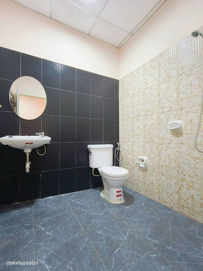 รูป ทาวน์เฮ้าส์ 2 ชั้น รีโนเวทใหม่
หมู่บ้านณราธร สุวินทวงค์ - รูปที่ 11/17