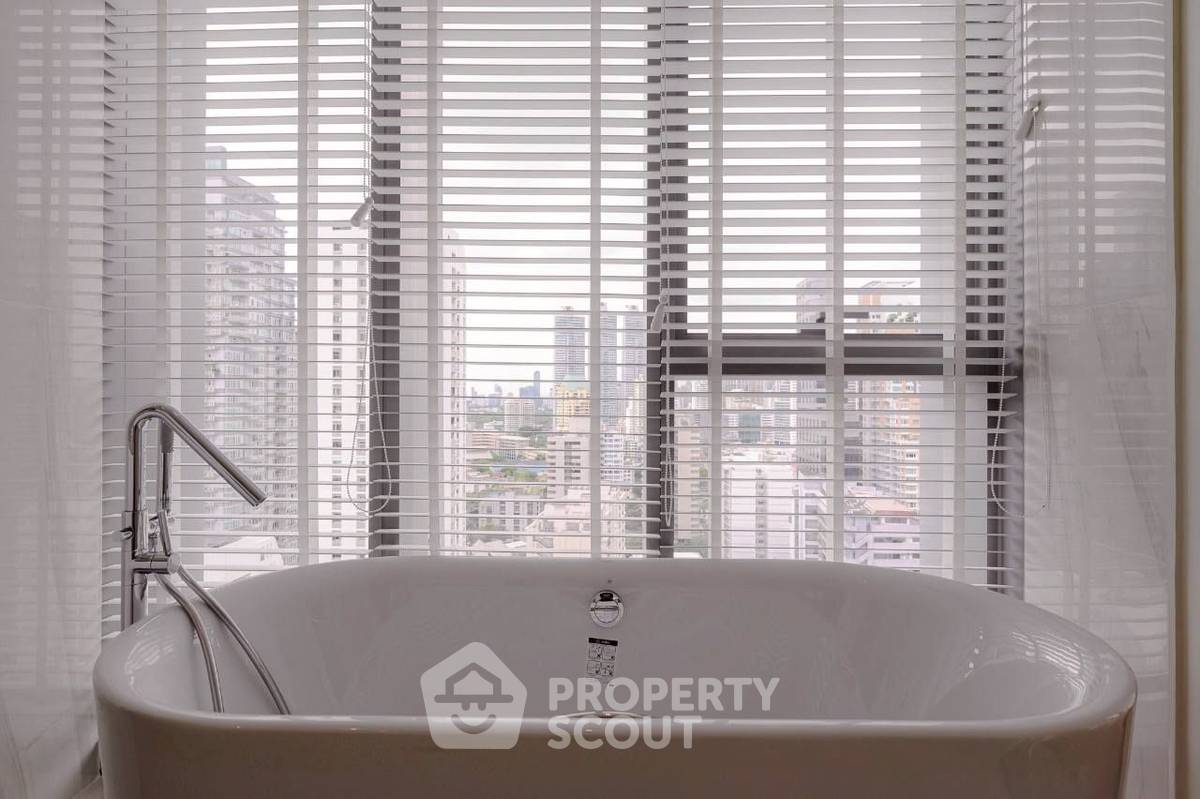 picture 3-BR Condo at KRAAM Sukhumvit 26 near BTS Phrom Phong (ID 2362529) - 25/38