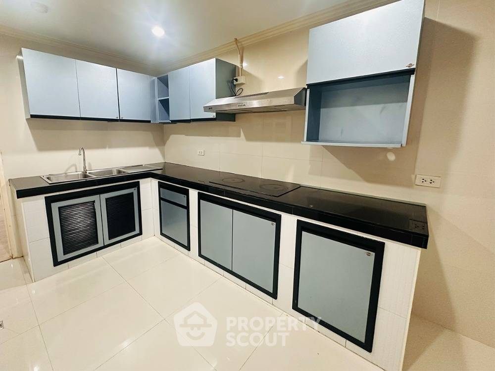 รูป คอนโด 3-ห้องนอน ที่ ฟลอร่าวิลล์ คอนโดมิเนียม ใกล้ ARL หัวหมาก (ID 2007210) - รูปที่ 2/9