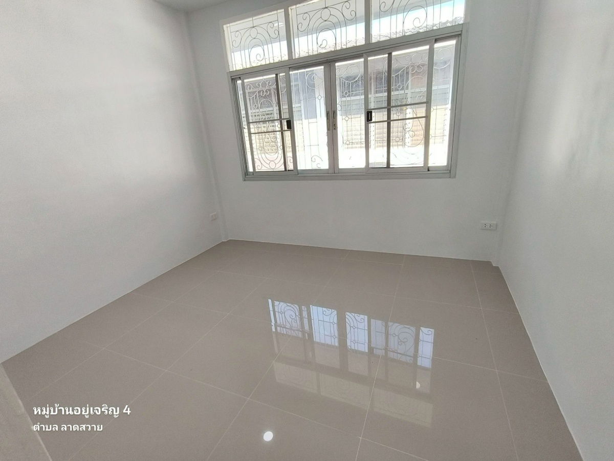 รูป ทาวน์เฮาส์ ลำลูกกา ลาดสวาย หมู่บ้านอยู่เจริญ4 นัดชมบ้าน โทรเลย0853186868 คุณวา - รูปที่ 20/20