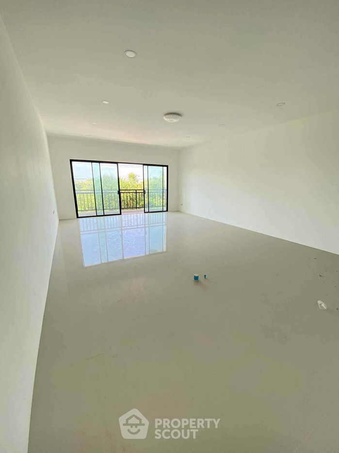 รูป ทาวน์เฮ้าส์ 4-ห้องนอน ใน ทับใต้ (ID 2470223) - รูปที่ 5/7