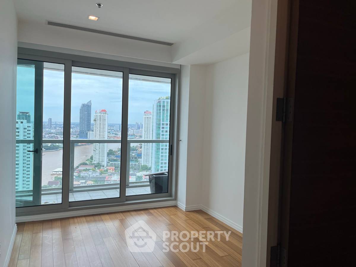 picture 2-BR Condo at The River Condominium near BTS Saphan Taksin (ID 512818) - 8/14