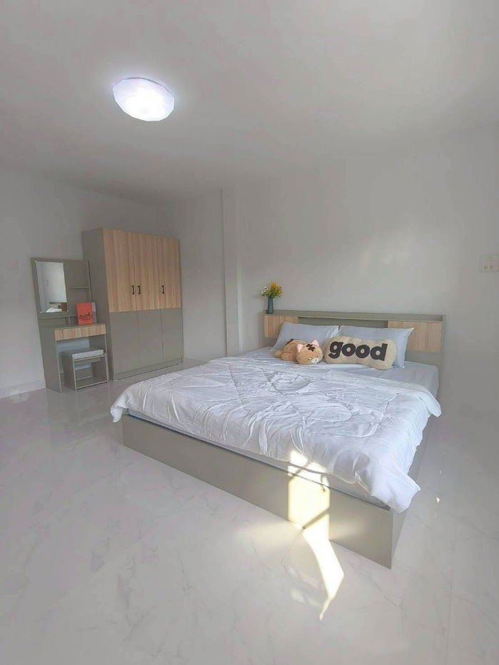 รูป ทำเลทอง ทาวน์เฮาส์รีโนเวทใหม่ พร้อมอยู่! เฟอร์ครบ ฟรีโอน! หมู่บ้านเคซีรามอินทรา 8 ถนนไทยรามัญ - รูปที่ 14/18