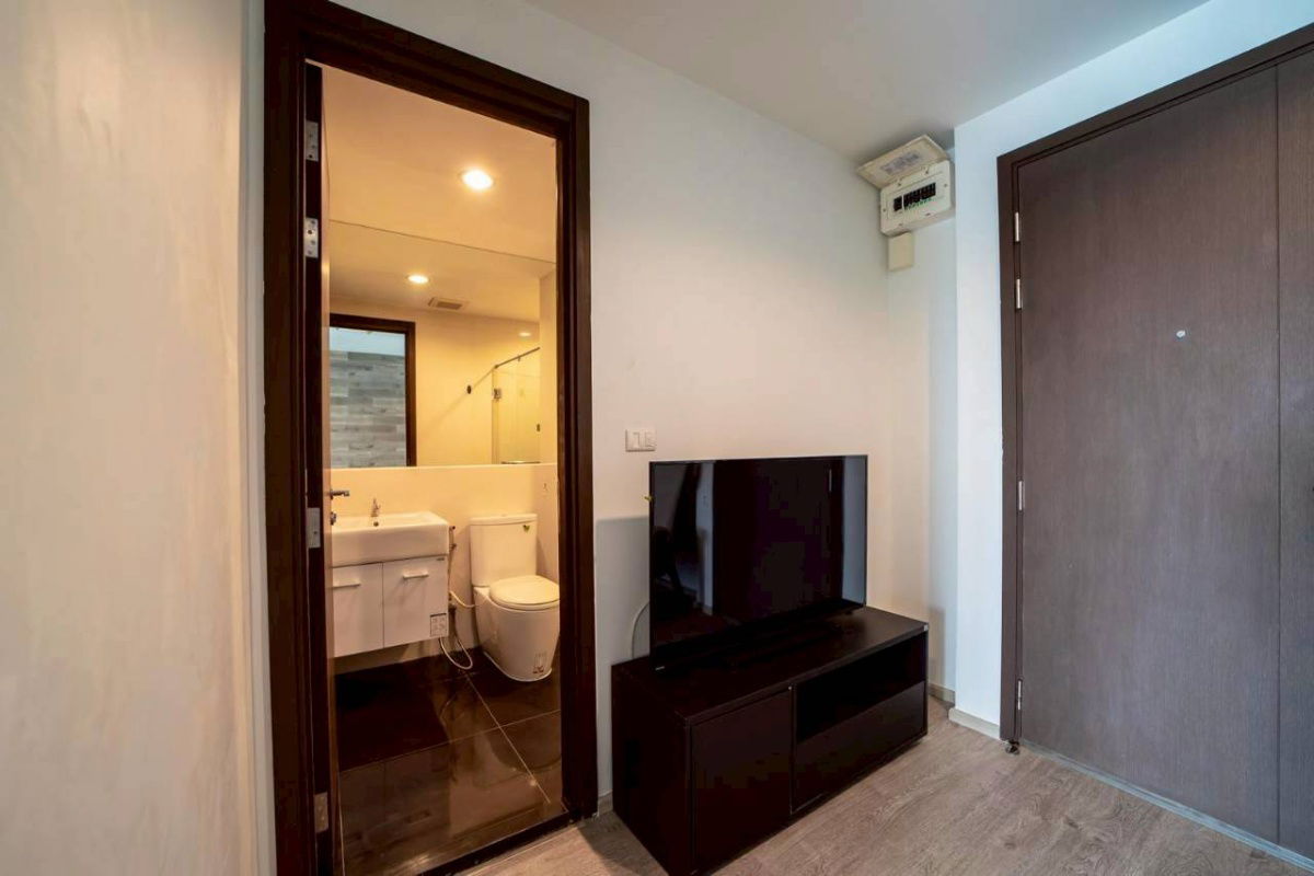 รูป 🟠ให้เช่าคอนโด - 1 ห้องนอน 38 ตร.ม. ที่ RHYTHM Sathorn-Narathiwas - รูปที่ 4/21