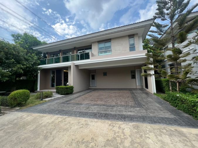 ให้เช่าบ้านเดี่ยว 4 ห้องนอน 245 ตร.ม. 72.7 ตร.ว. เพอร์เฟค มาสเตอร์พีซ พระราม 9 - กรุงเทพกรีฑา