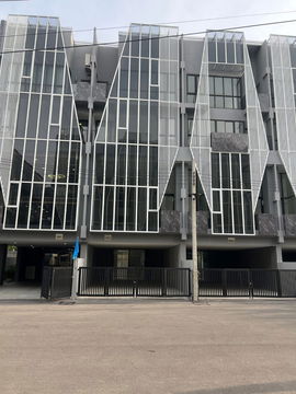 ให้เช่าโฮมออฟฟิศ / สำนักงาน ทำเลหน้าสำนักงานเขตบางแค ห้องเปล่า 4.5 ชั้น พร้อมอยู่ สภาพใหม่เหมือนซื้อโฮมออฟฟิศใหม่ เหมาะสำหรับออฟฟิศ