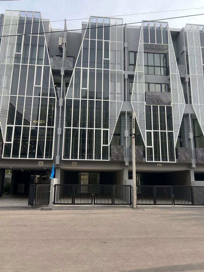 รูป ให้เช่าโฮมออฟฟิศ / สำนักงาน ทำเลหน้าสำนักงานเขตบางแค ห้องเปล่า 4.5 ชั้น พร้อมอยู่ สภาพใหม่เหมือนซื้อโฮมออฟฟิศใหม่ เหมาะสำหรับออฟฟิศ - รูปที่ 1/17