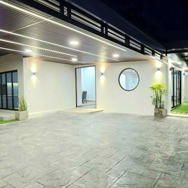 รูป สุขุมวิทพัทยา9-19 หาดกระทิงลาย สุกี้ตี๋น้อย บางละมุง 50ม. ให้เช่าบ้านสไตล์โมเดิร์น Luxury ตกแต่งครบ จัดเต็มเฟอร์ฯ 3นอน 4 น้ำ 113 ตร.วา. - รูปที่ 8/8